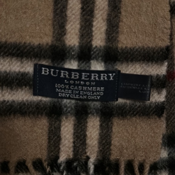 Burberry Nova Check Cashmere scarf - good used condition - Picture 2 of 4